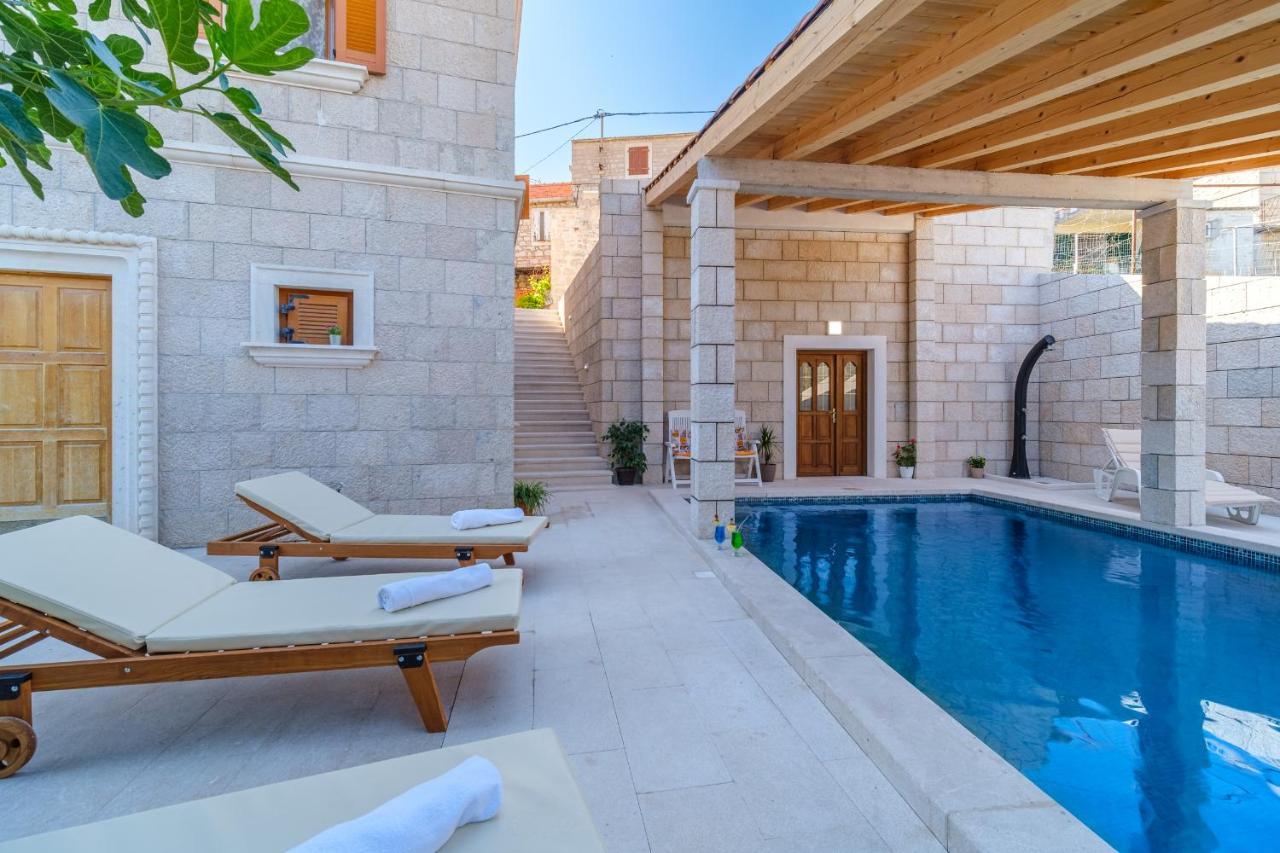 Luxury Stone Villa Nevija 2022 Private Villa Milna  Zewnętrze zdjęcie
