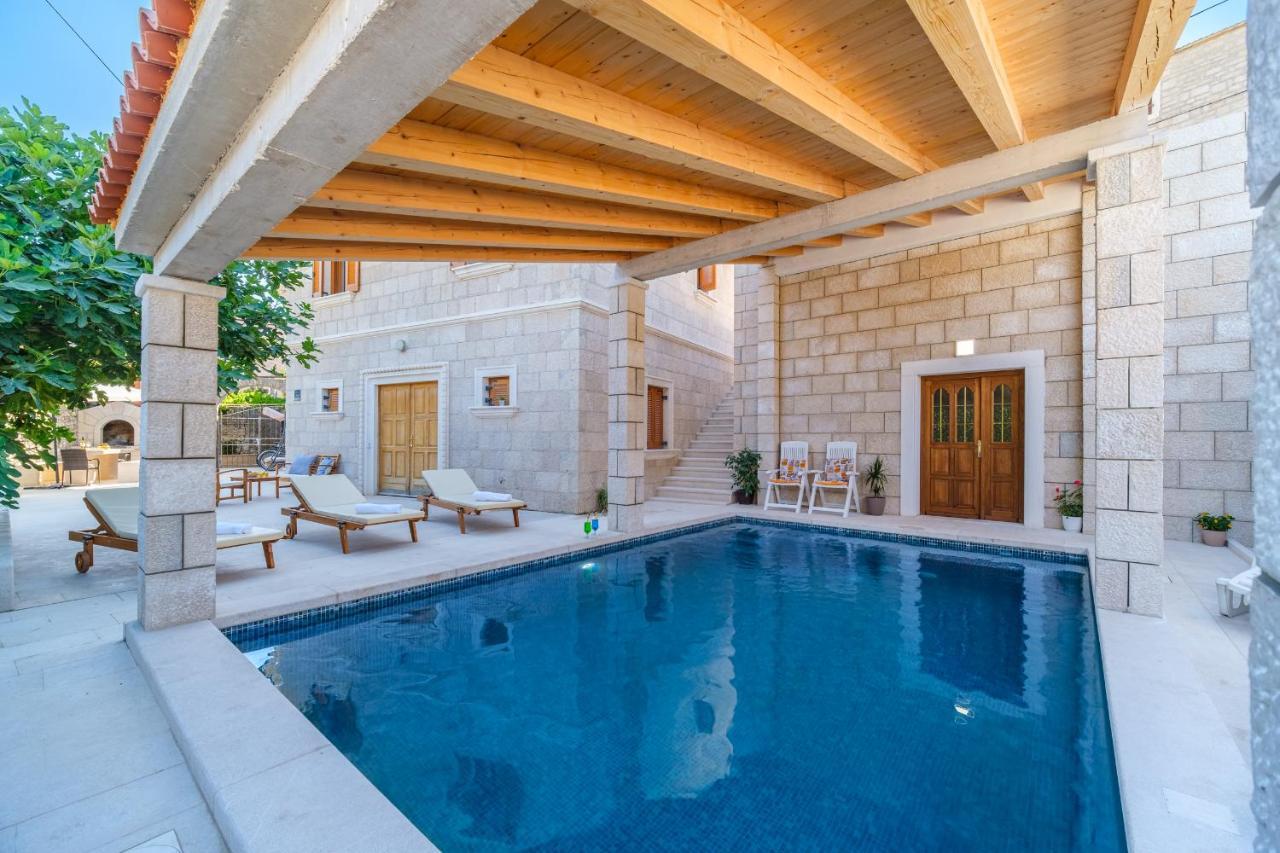 Luxury Stone Villa Nevija 2022 Private Villa Milna  Zewnętrze zdjęcie