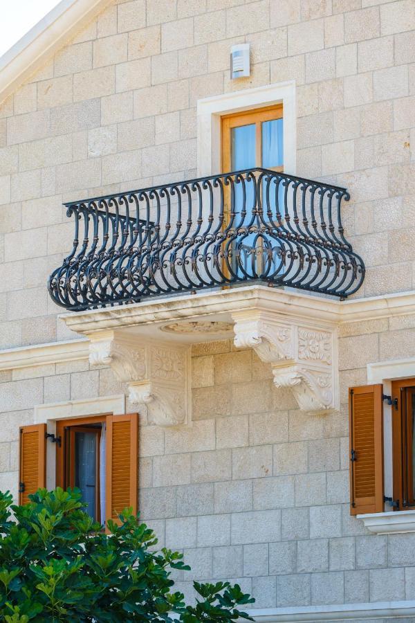 Luxury Stone Villa Nevija 2022 Private Villa Milna  Zewnętrze zdjęcie